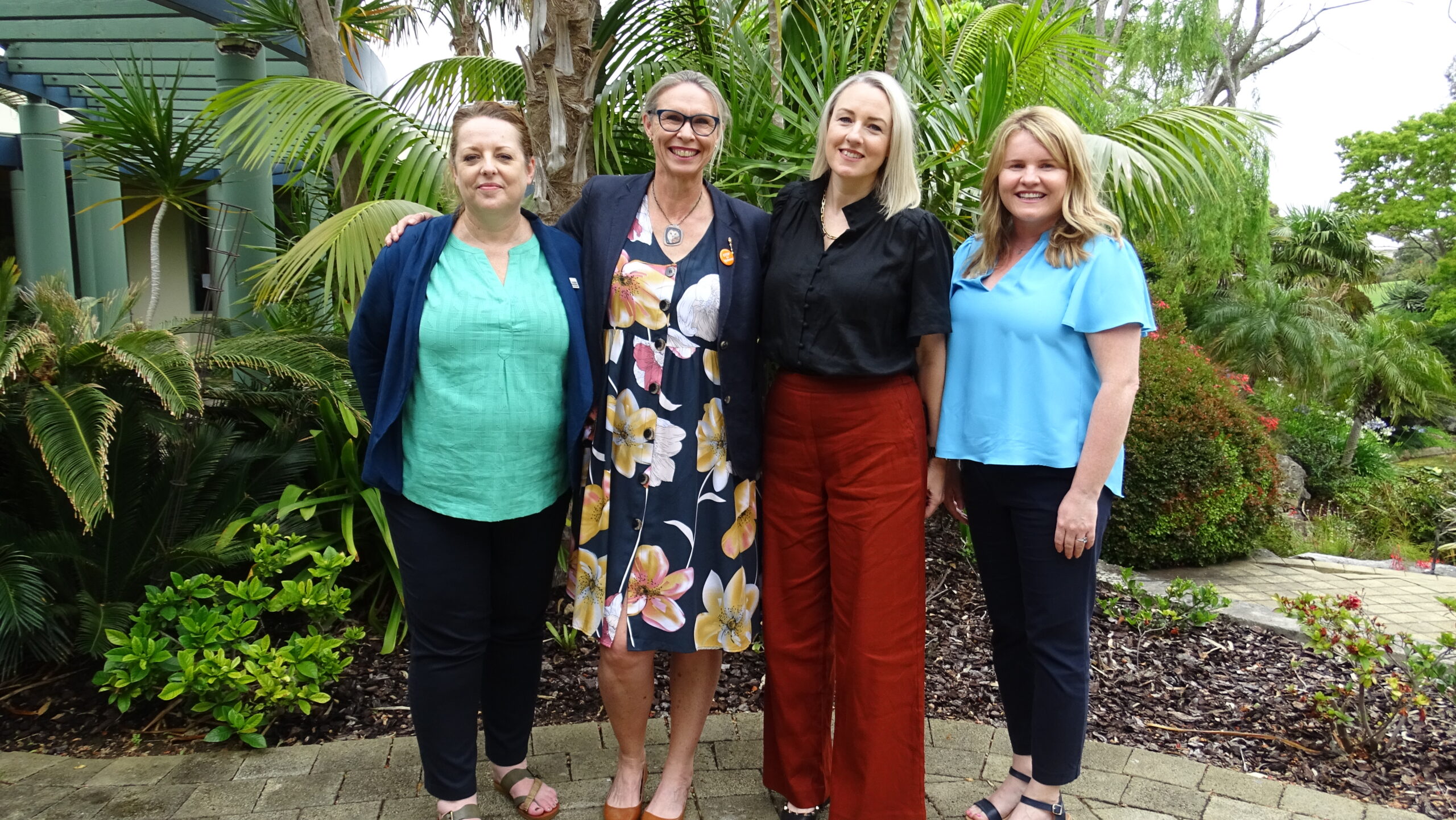 The Intergenerational school volunteer program benefits almost 1,000 ...